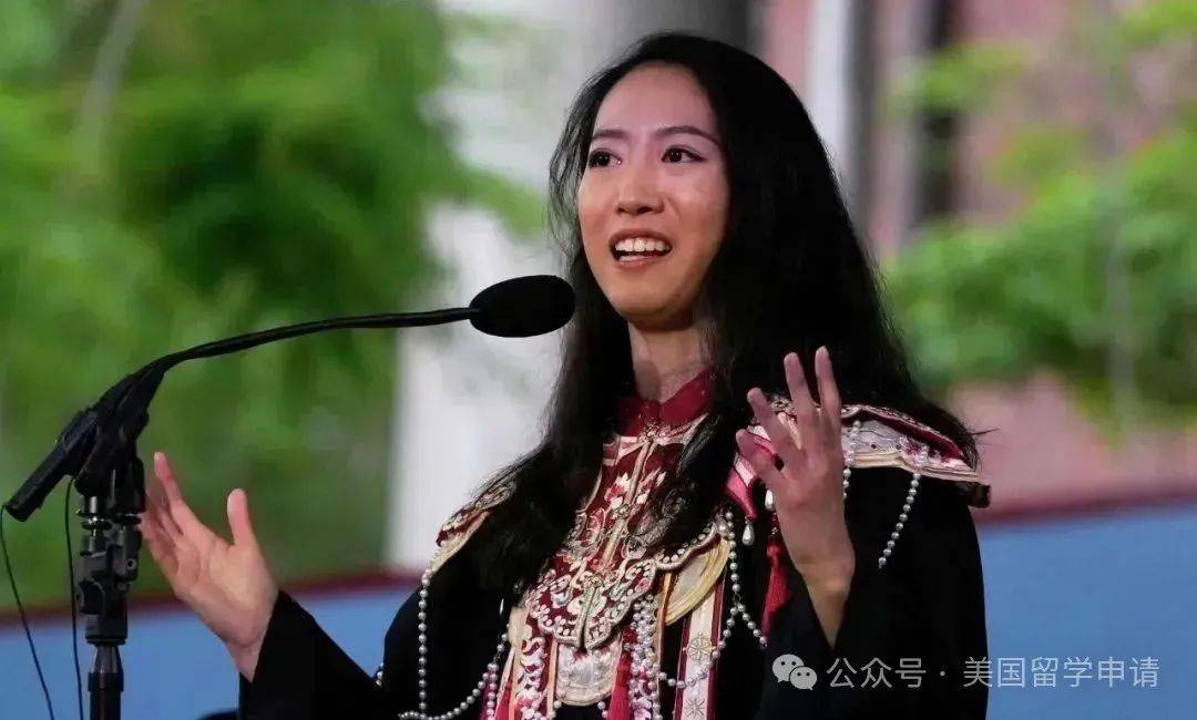 女生蒋雨融来自青岛英高毕业本科就读于杜克震撼全场！史上首位在哈佛毕业演讲的中国(图2)